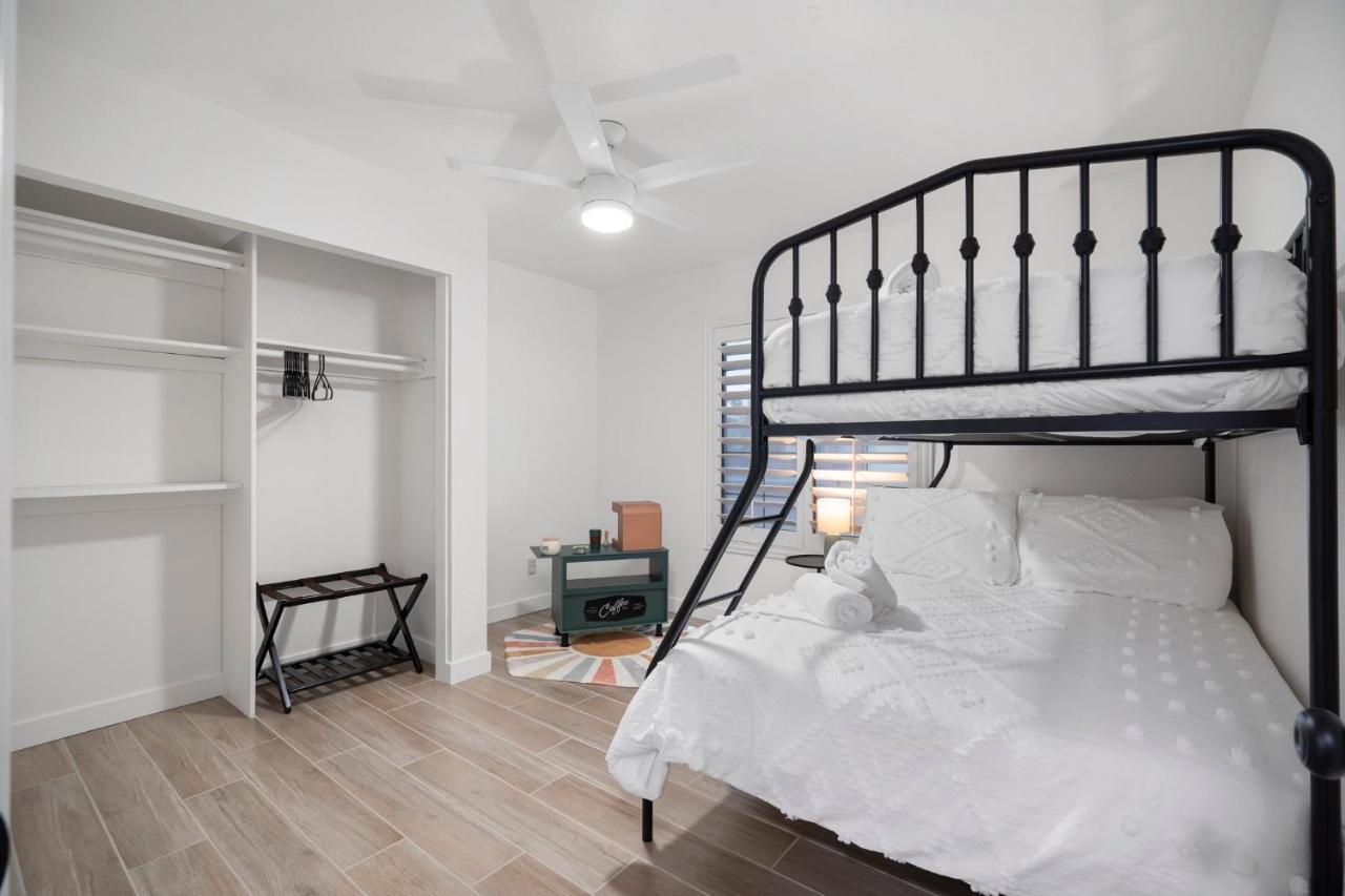 Large Pool With Diving Board, Remodeled 3Bdrm, Near State Farm Stdm And More! Пеория Экстерьер фото