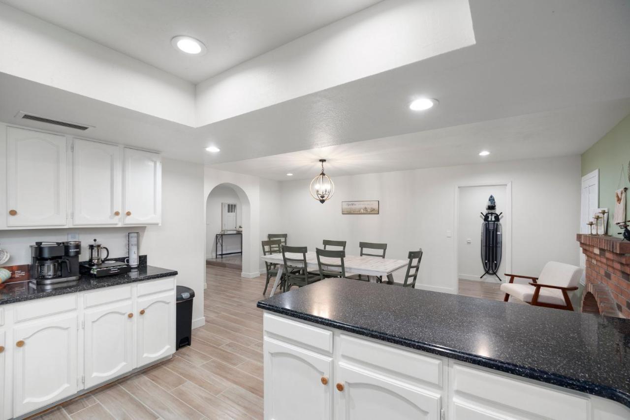 Large Pool With Diving Board, Remodeled 3Bdrm, Near State Farm Stdm And More! Пеория Экстерьер фото