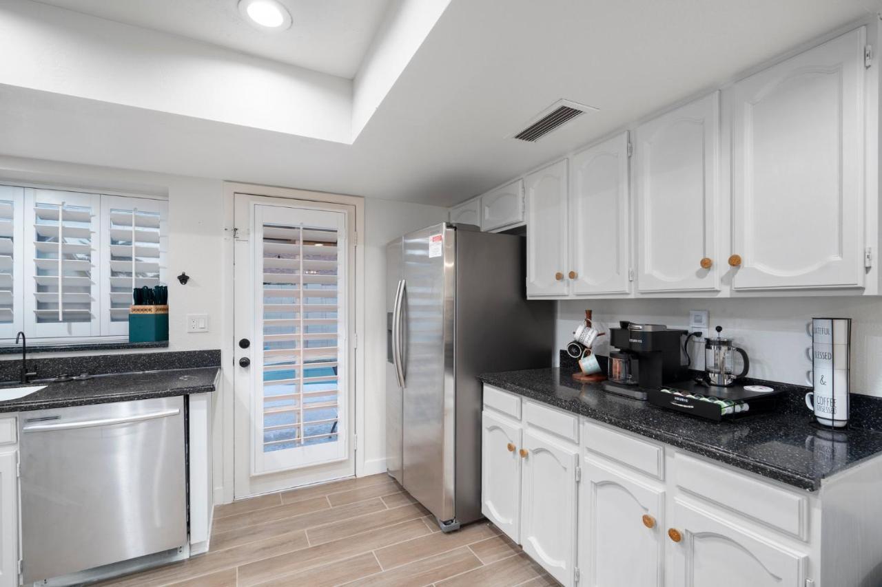 Large Pool With Diving Board, Remodeled 3Bdrm, Near State Farm Stdm And More! Пеория Экстерьер фото